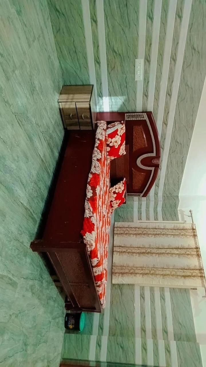 Shri Radha Nikunj Hotel Vrindavan Exterior photo